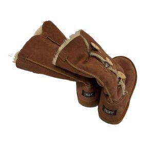 UGGs Girls Size 7 Chestnut Brown Fur Lined Boot- Baily Buttons